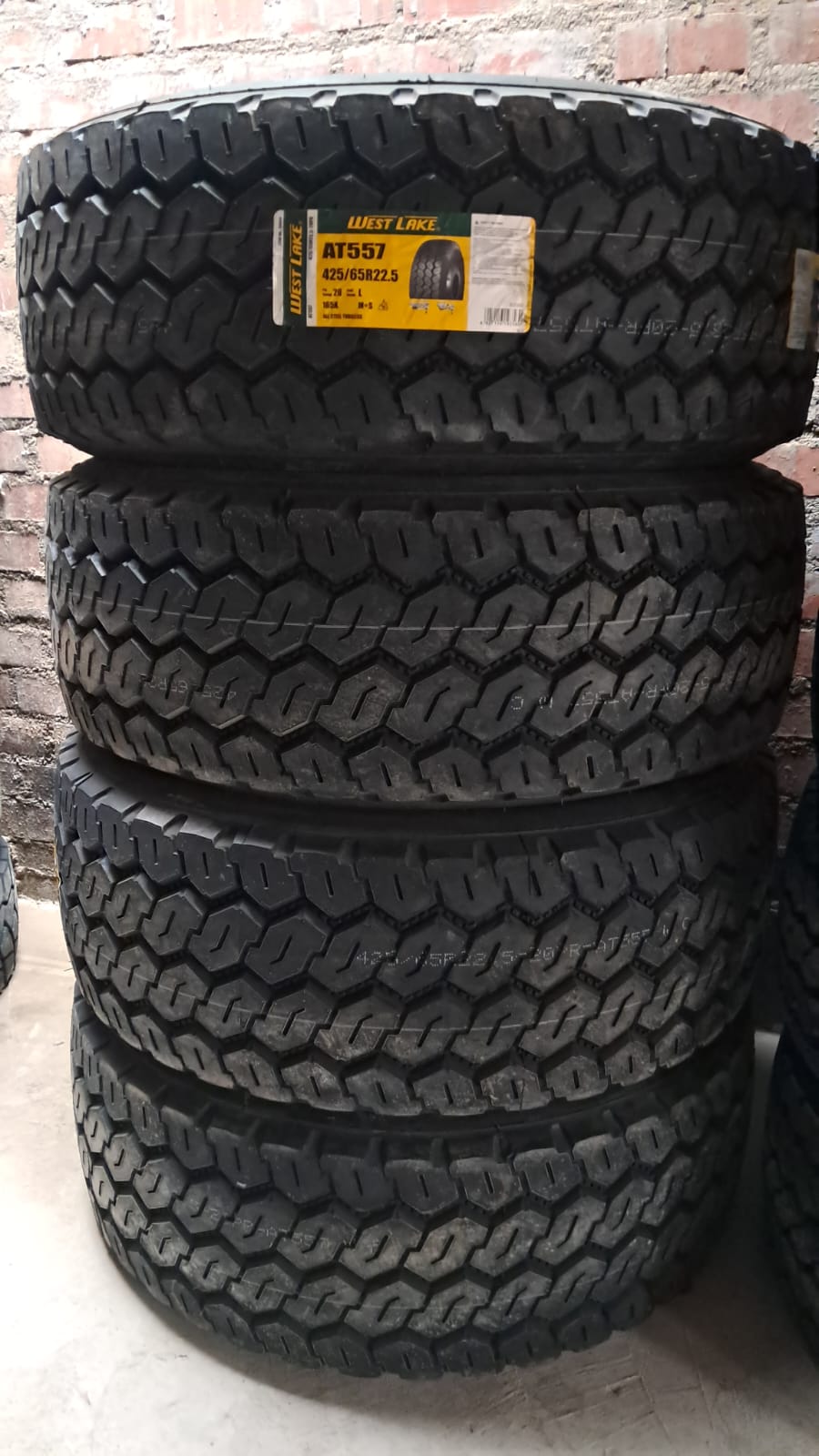 425/65R22.5 WESLAKE 18MM 20PR MIXTA